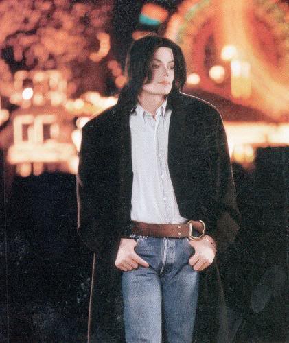 Michael in 2002 at Neverland--Vibe mag. shoot.