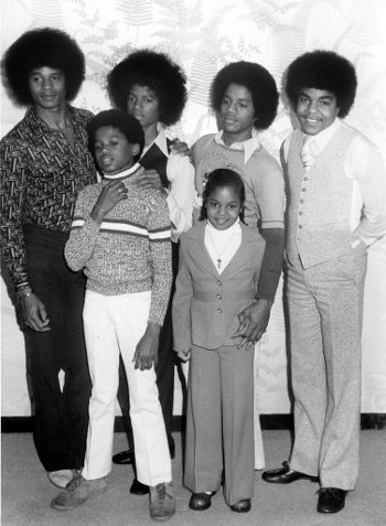 Michael with his brothers and Janet
